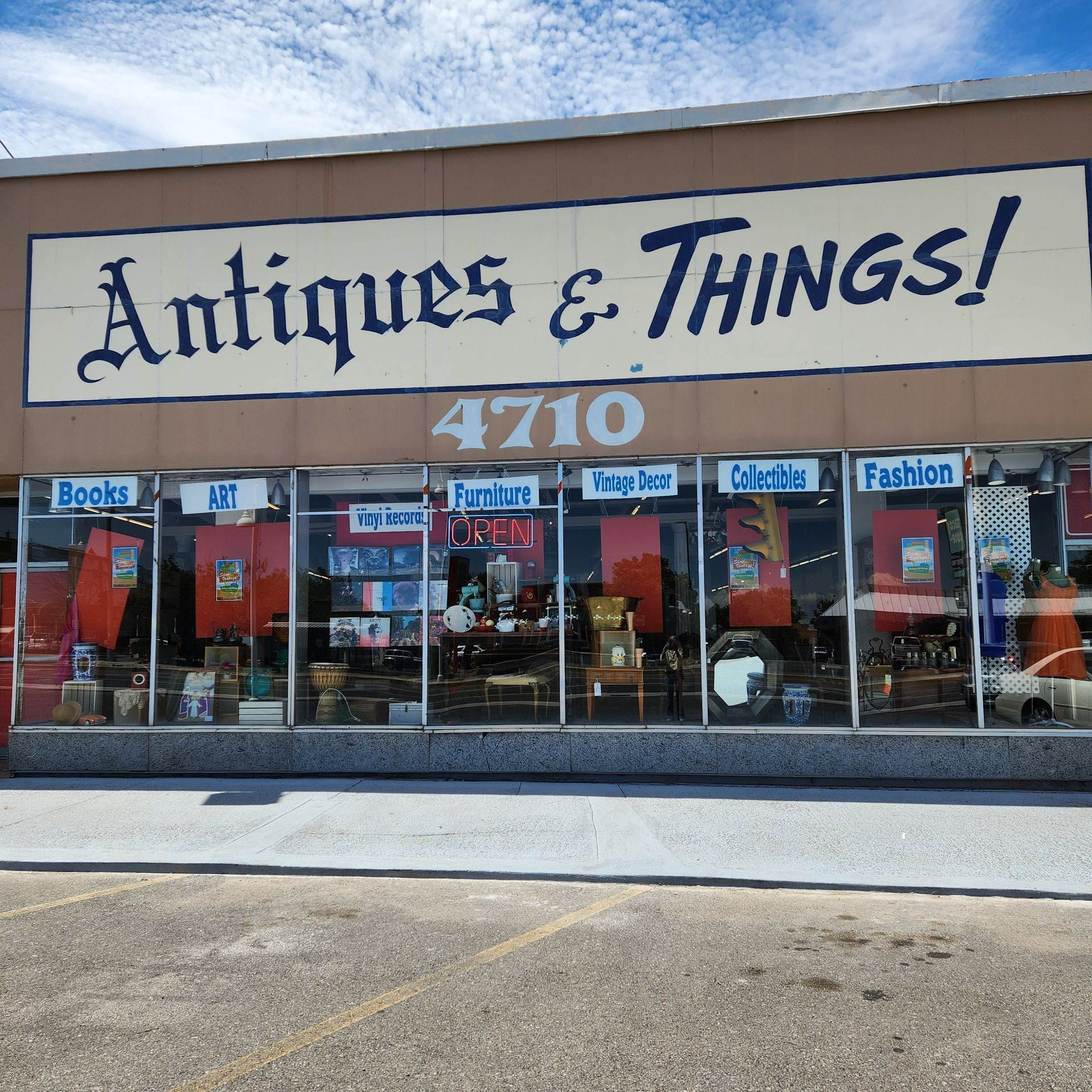 Antiques & Things Shop — Antique Furniture in Albuquerque, NM Antiques & Things Shop — Antique Furniture in Albuquerque, NM