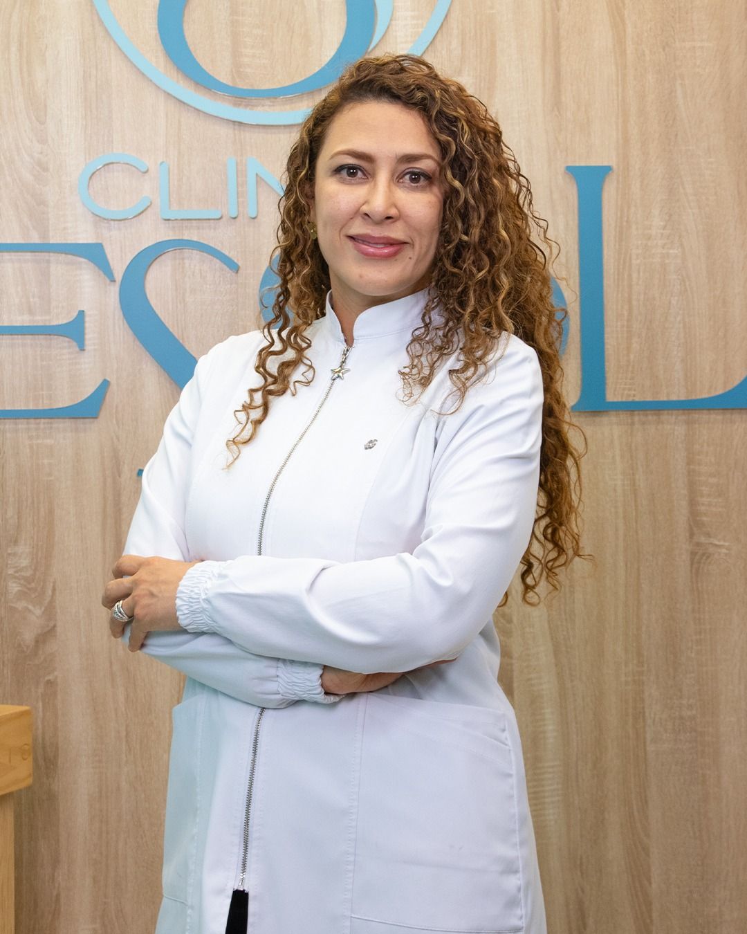 Doctora Karina Camelo, directora, fundadora y médico principal de Bessoli