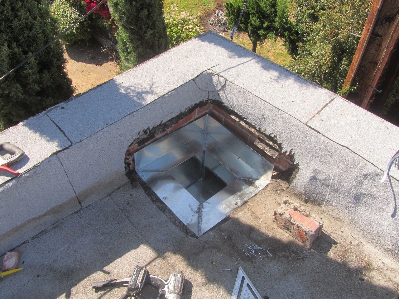 worker installing a gutter