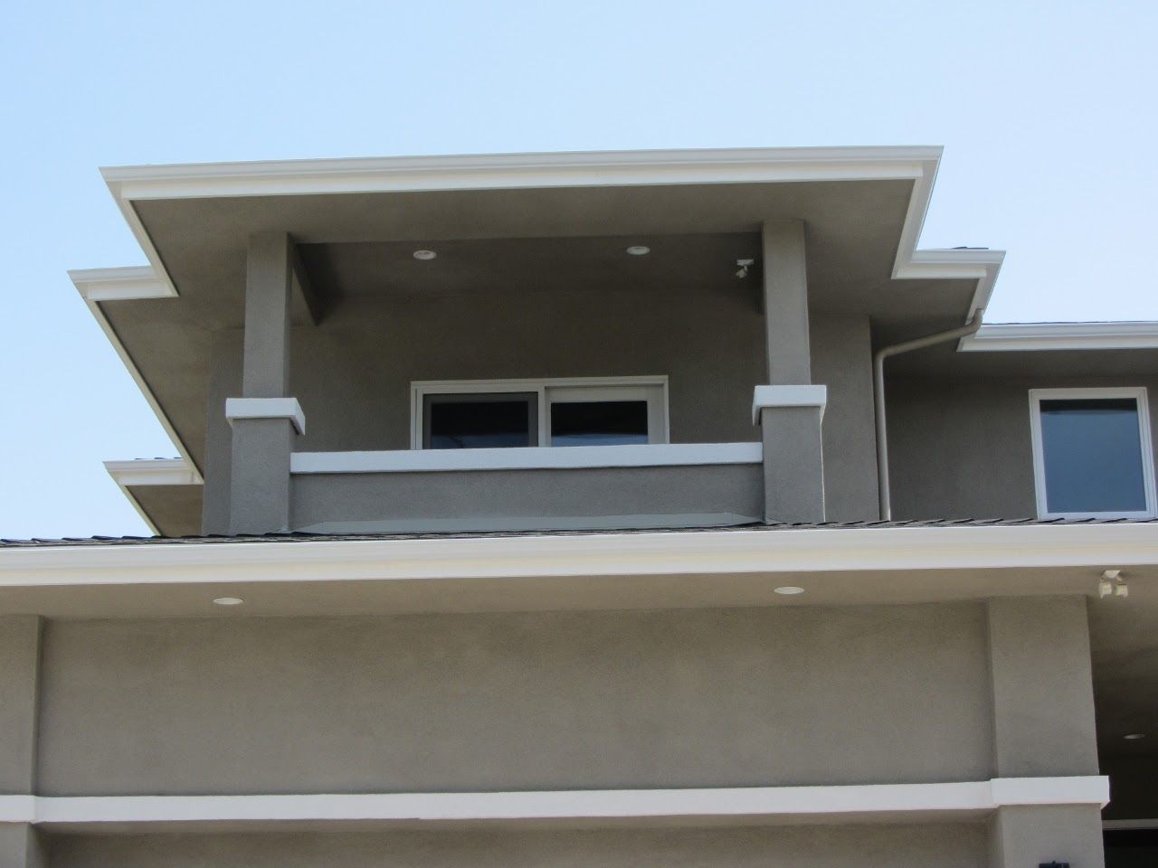worker installing a gutter