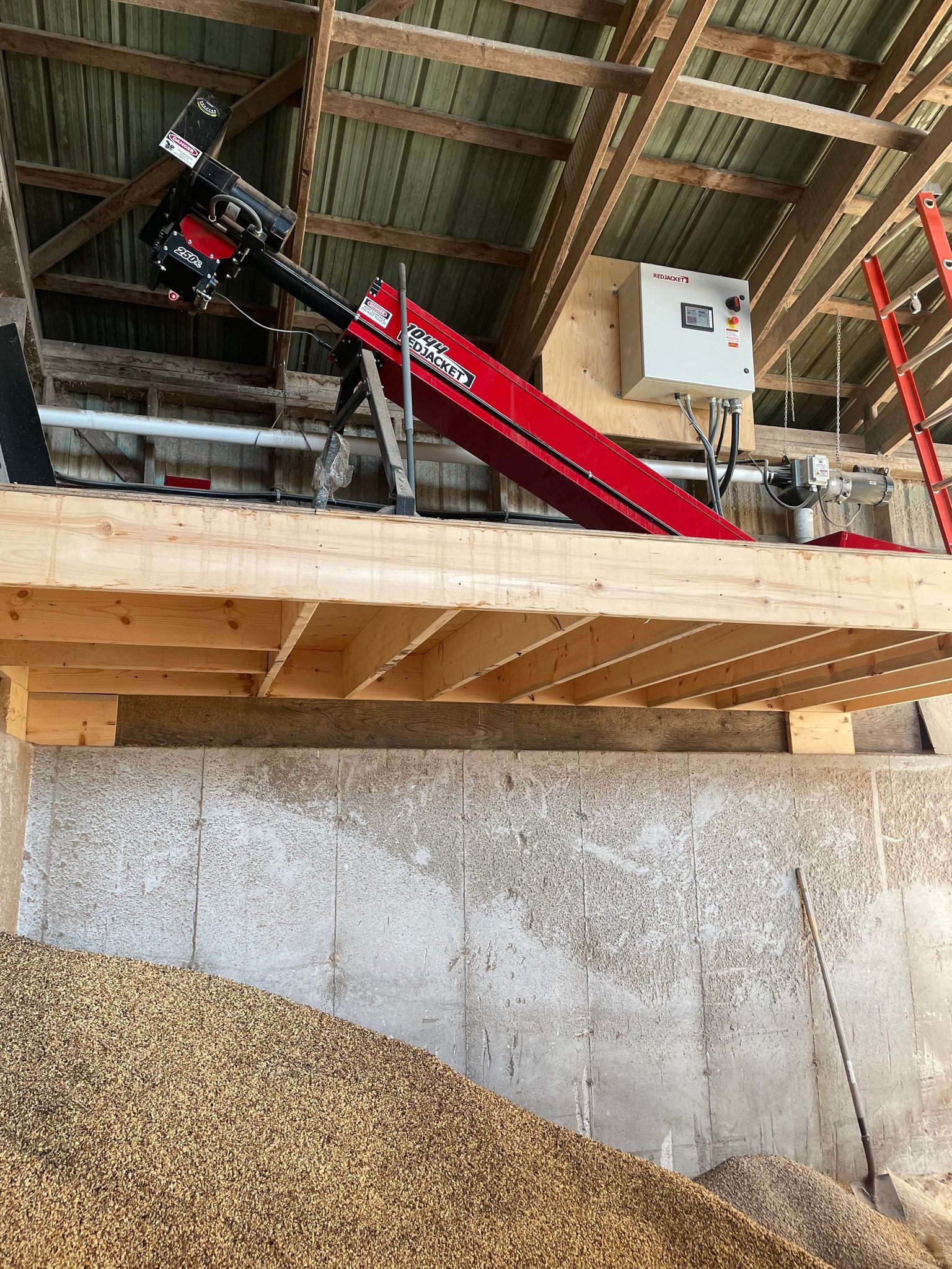 Roaster, grain roaster, soybean roaster, roasted soybeans, deer feed, roast o matic, KLM farms,  energrow, soyex, toasted grain, non-gmo feed, organic feed, livestock feed, dairy feed,