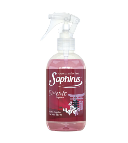 Botella pulverizadora desinfectante Pink Saphirus con boquilla blanca y etiqueta floral.
