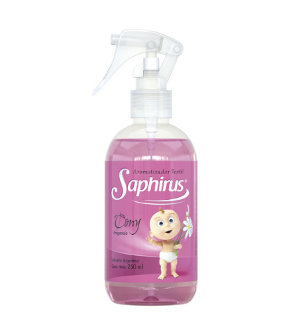 Botella pulverizadora Pink Saphirus con boquilla blanca y etiqueta de dibujos animados.