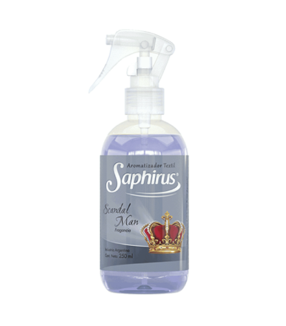Botella de spray transparente del ambientador Saphirus Sweet Dream con líquido morado y etiqueta en forma de corona.