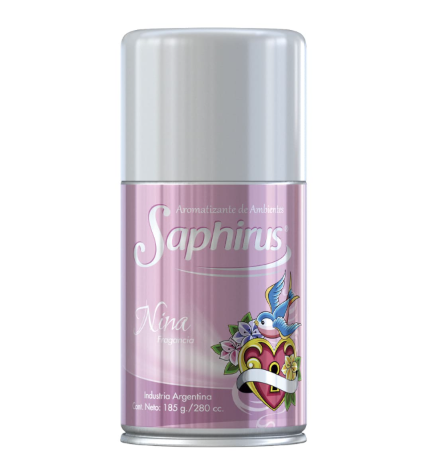 Lata de aerosol rosa y plateada con la etiqueta 