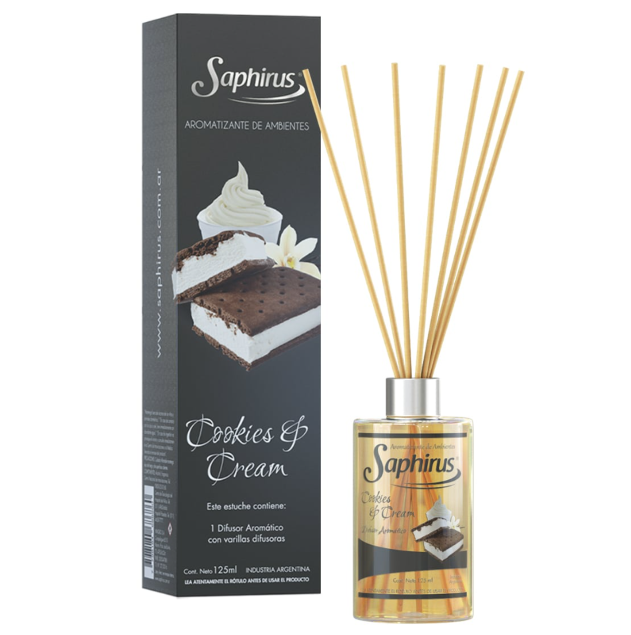 Difusor de varillas Saphirus con aroma a galletas y crema, con caja a juego sobre fondo blanco.