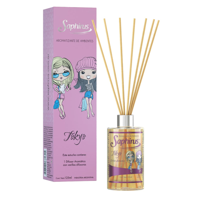 Caja y botella difusora de varillas Pink Saphirus con varillas doradas y diseño de una niña de dibujos animados.