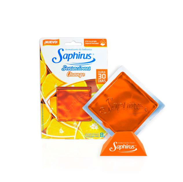 Envase y pastilla de jabón Orange Saphirus con diseño cítrico sobre fondo blanco.
