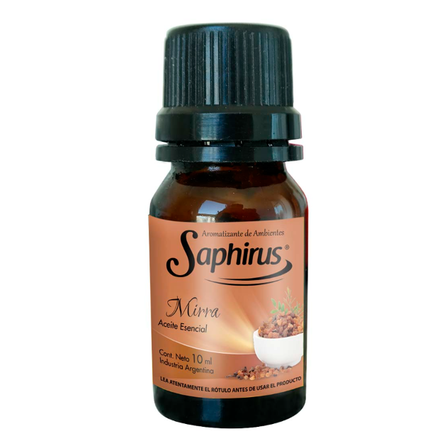 Botella de color ámbar con la etiqueta “Saphirus Mirra” y tapón negro sobre fondo blanco.