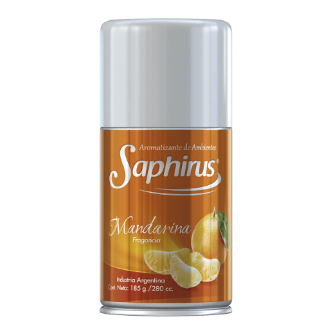 Tarro de mermelada de naranja mandarina Saphius con tapa plateada sobre fondo blanco