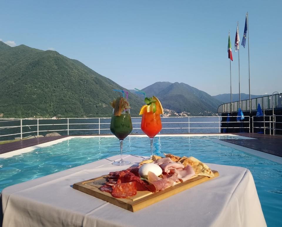 aperitivo sul lago di como