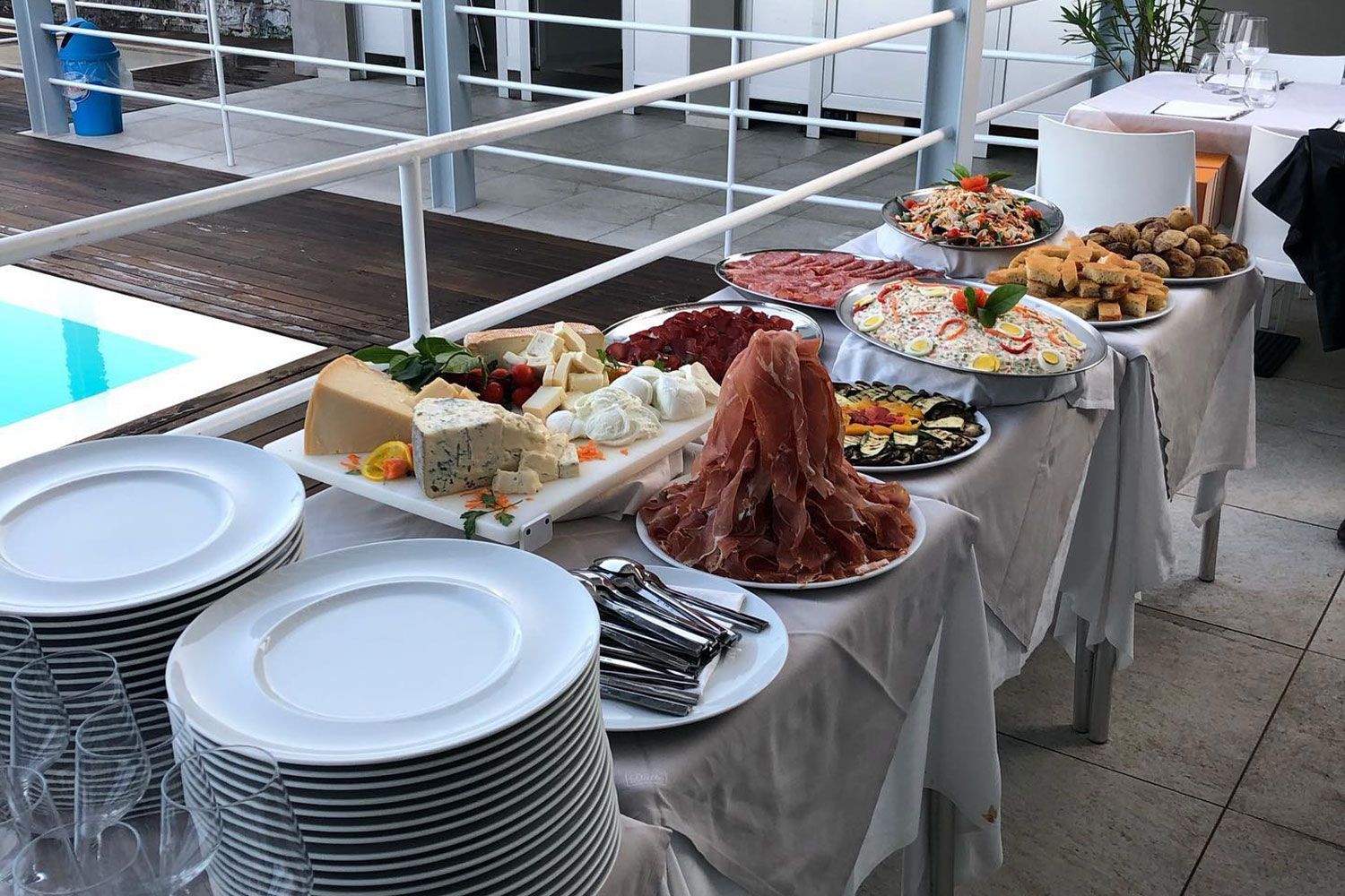 cene a buffett vista lago