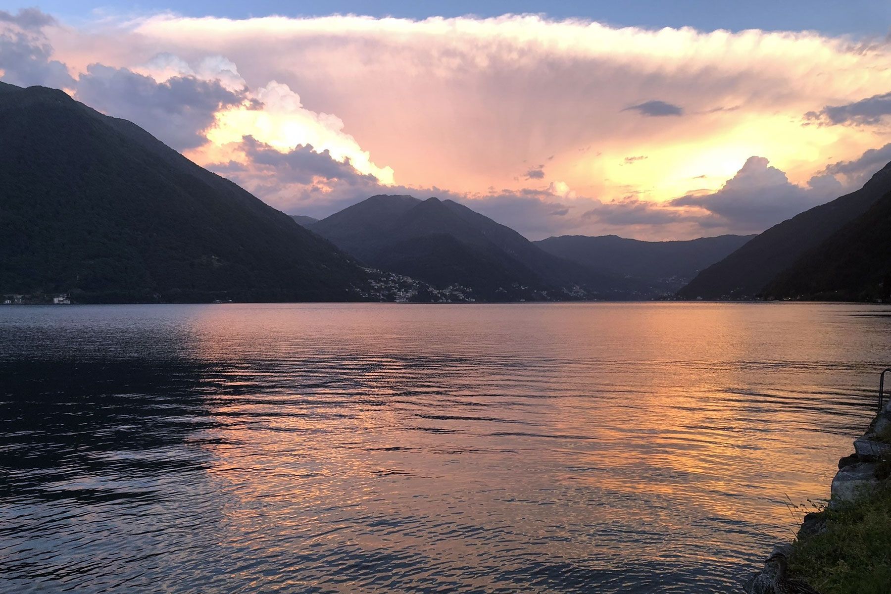 tramonto lido di argegno sul lago di como