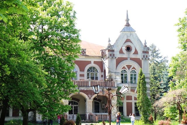 Discover ethno festivals 