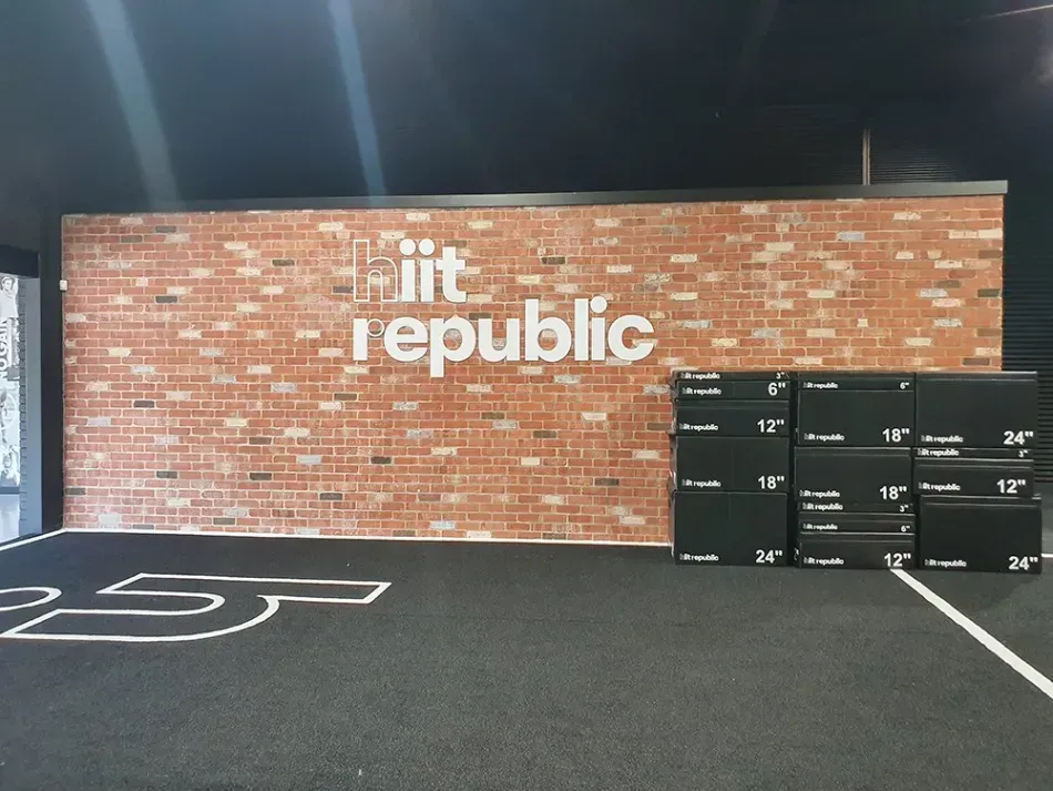 A brick wall with the word republic on it