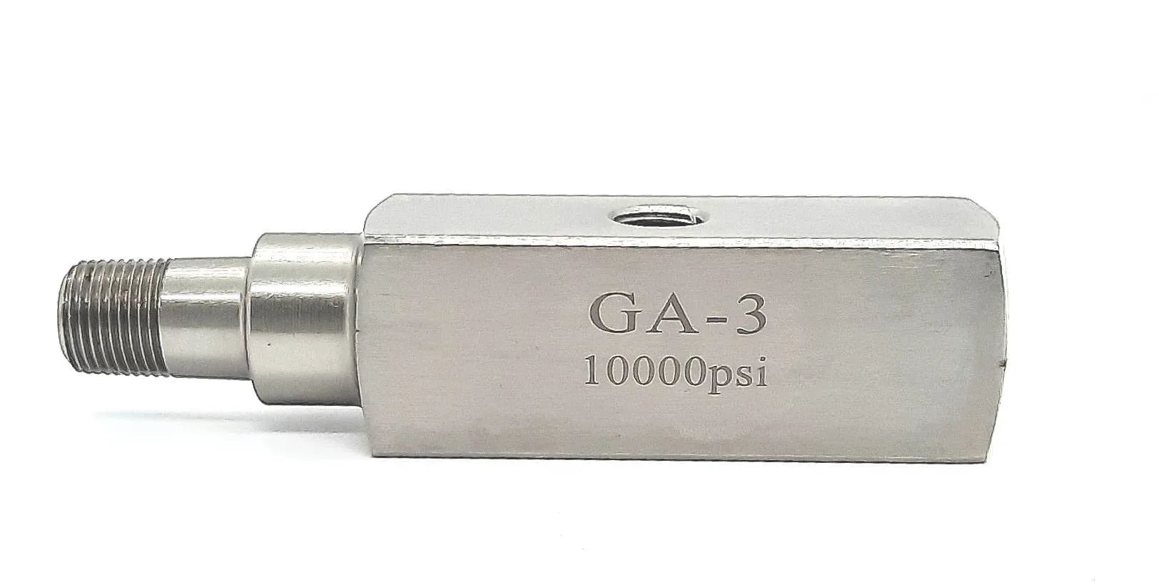 Manomètre en métal argenté, « GA-3 10000psi » gravé sur le côté, avec extrémité filetée.