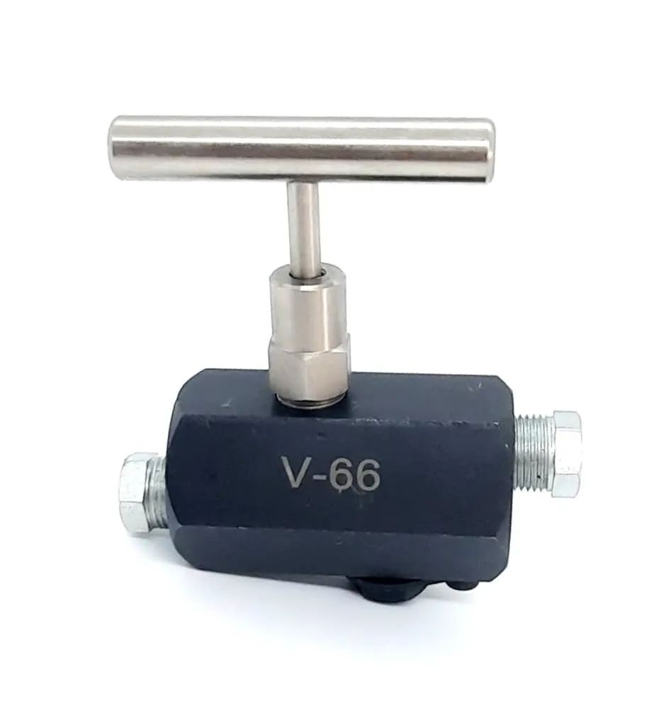 Vanne à aiguille noire avec poignée et raccords argentés, portant l'inscription « V-66 ».