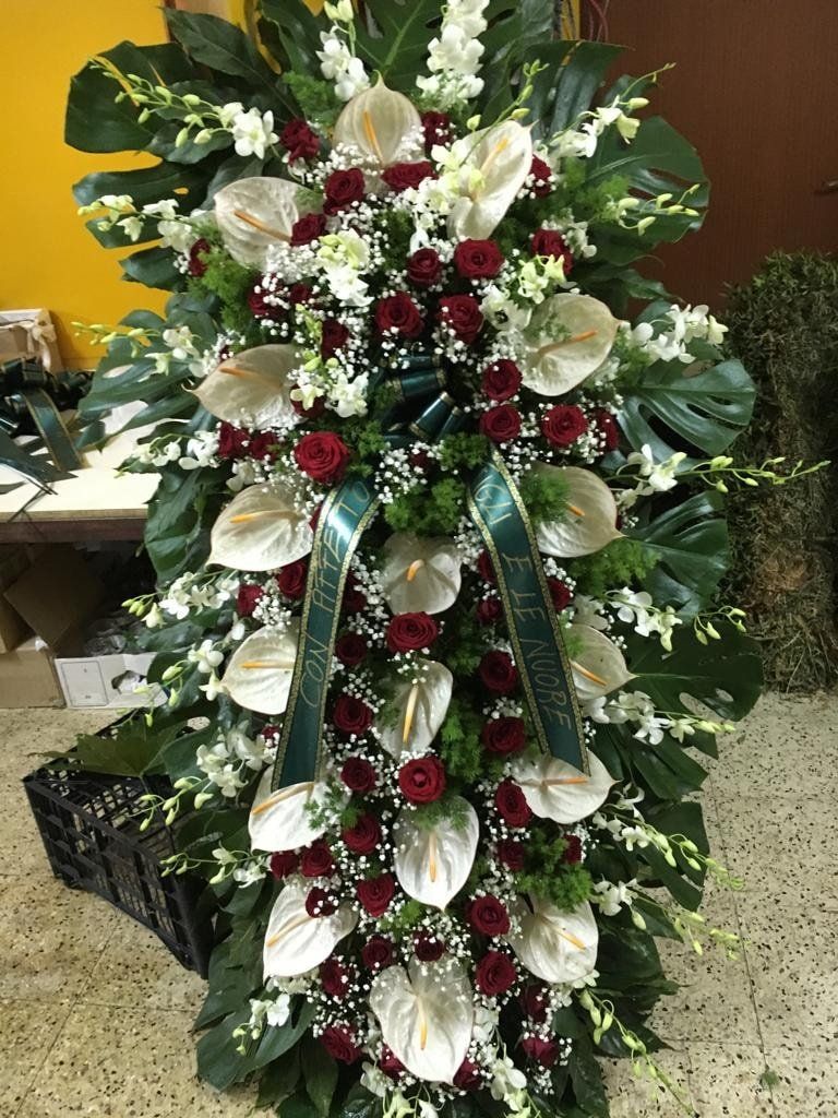 copricassa di fiori recisi