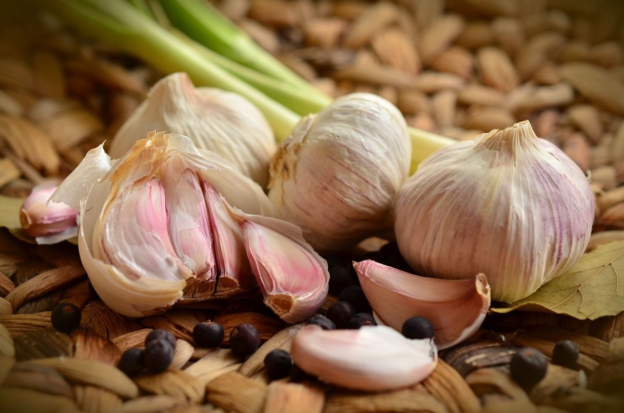 Schwarzer Knoblauch, fermentierter Knoblauch, dunkler Knoblauch, Schwarze Knolle, Gesundheit
