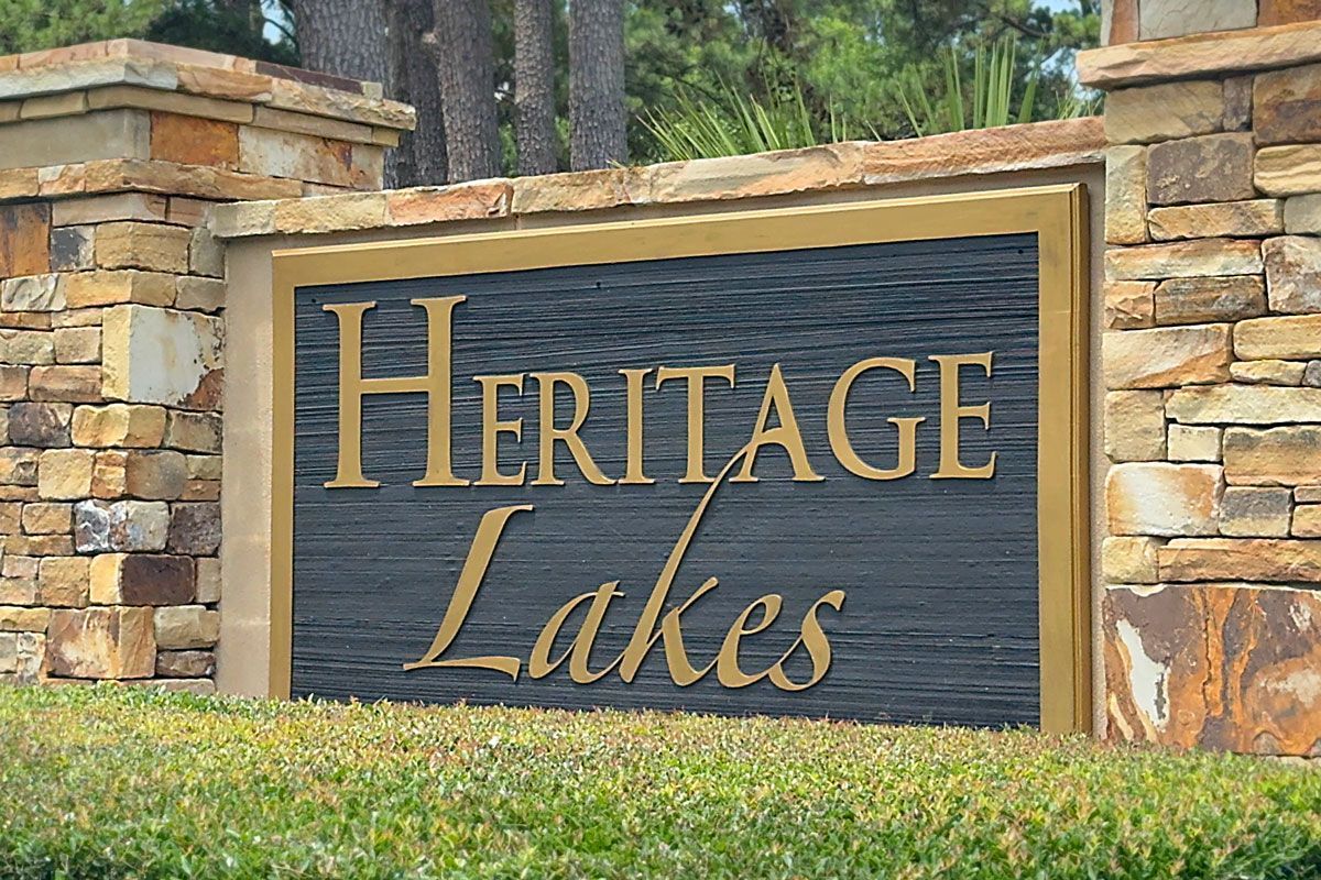 Heritage Lakes lagoon and homes in Bluffton, South Carolina
