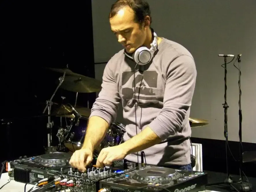 dj gallery