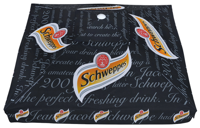 bedruckter Sonnenschirm mit Schweppes-Logo