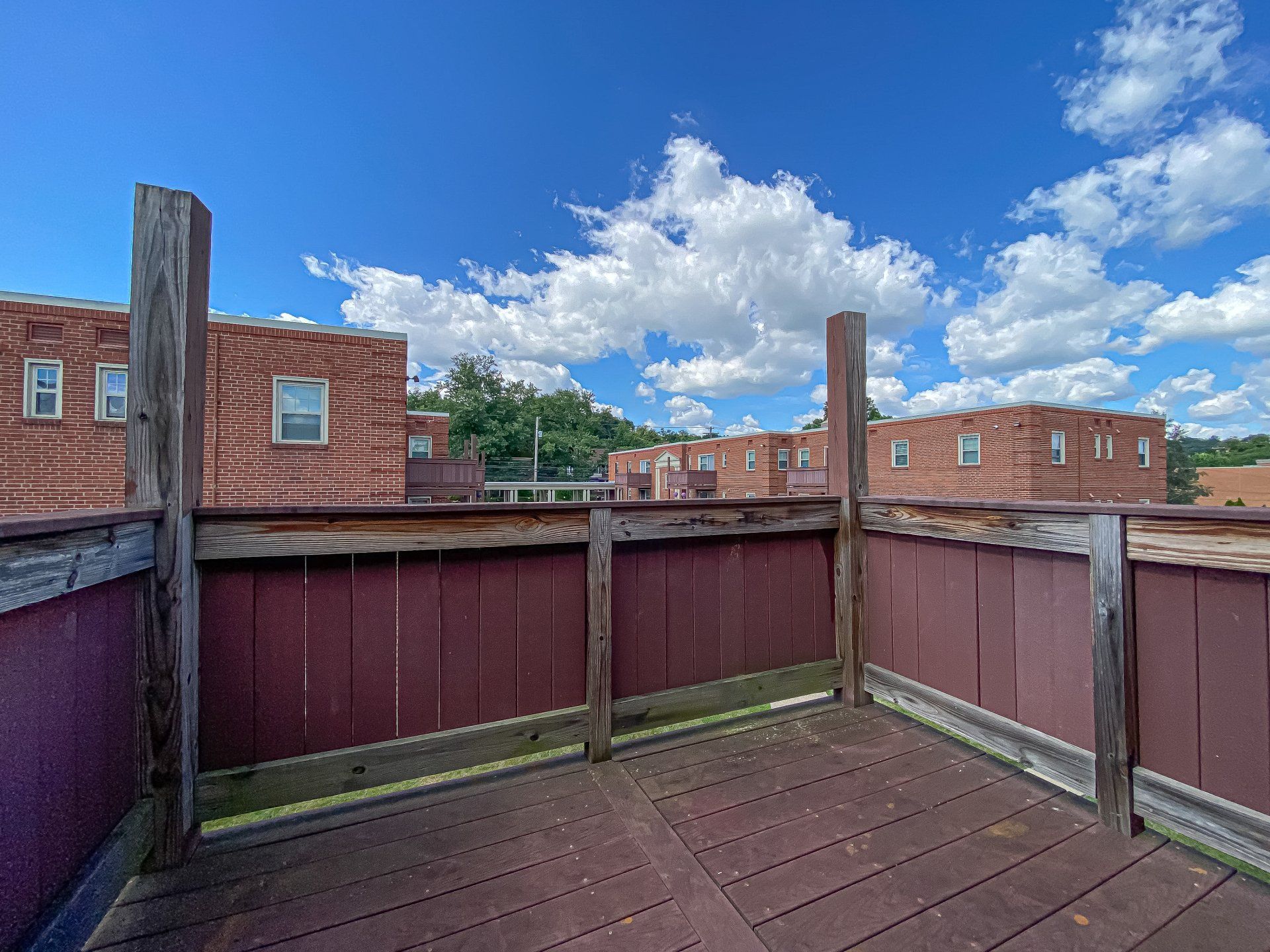 Aspen Court Apartments Exterior Patio Photo