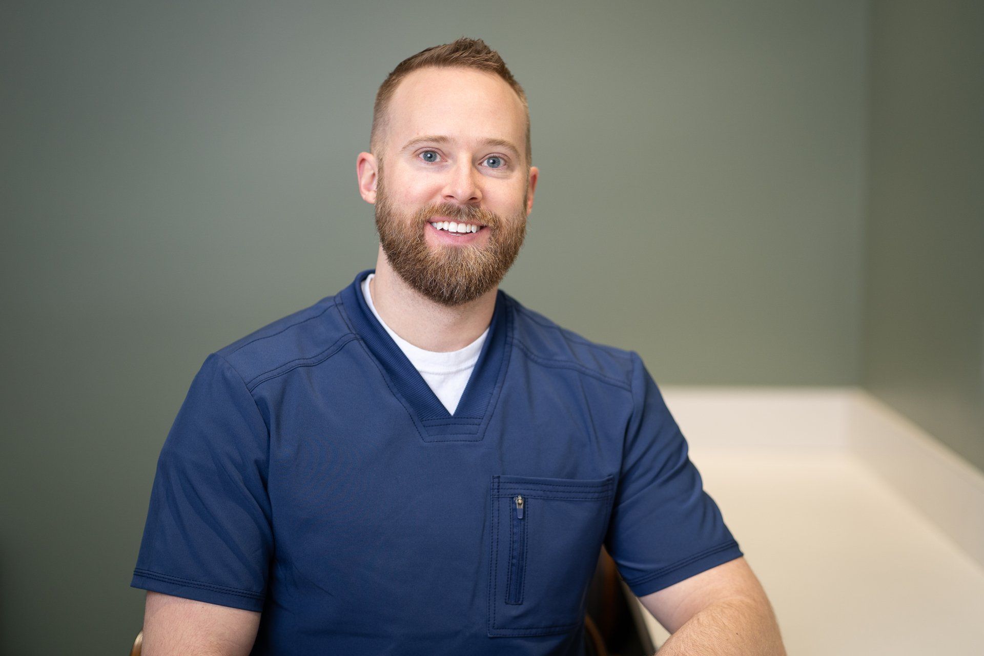 Get affordable implants and veneers from our top dentist in Topeka, KS. Dr. Reed Smiling | Best dentist for implants | Fairlawn Plaza Dentist in Topeka, KS