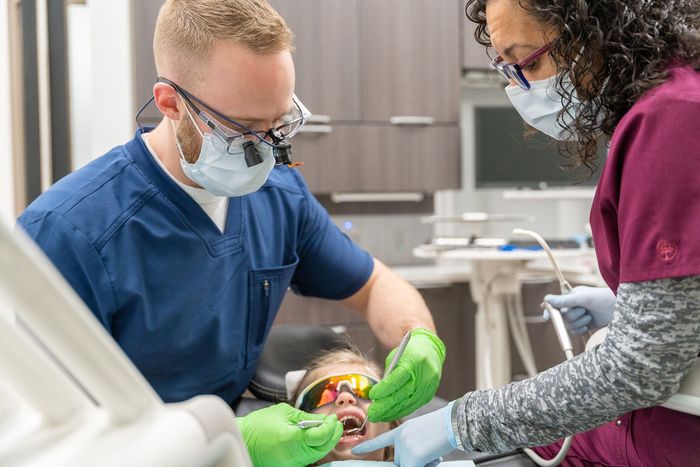 Visit our top dentist in Topeka, KS near Westboro and Ellenwand. Best dentist in Topeka KS for straight smiles, veneers, crowns, and emergencies.