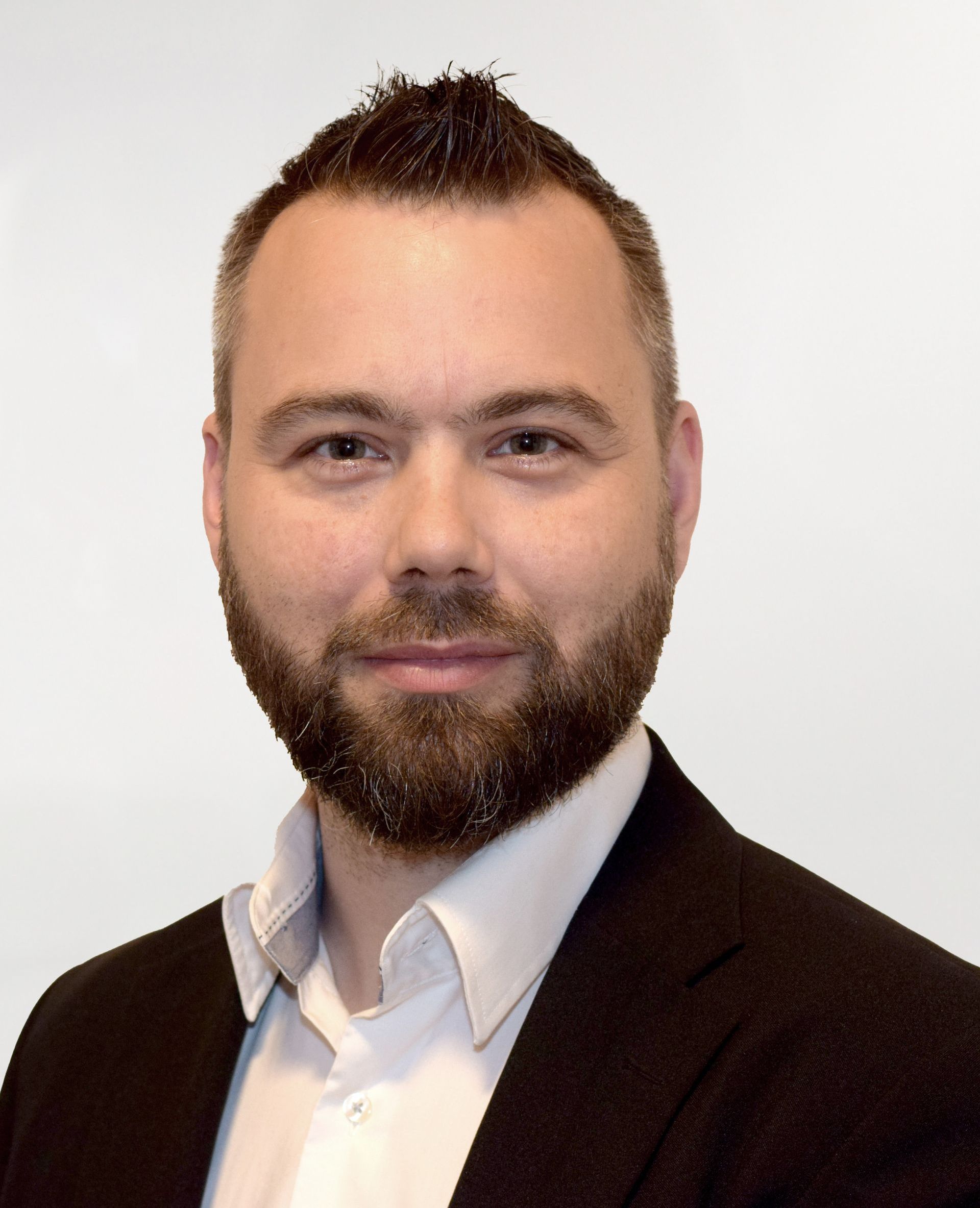 OLIVER AINHIRN