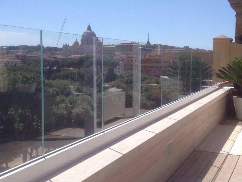 balaustre in vetro a Roma per terrazzi