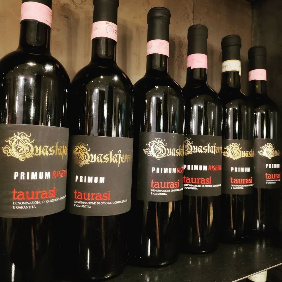Bottiglie di vino rosso