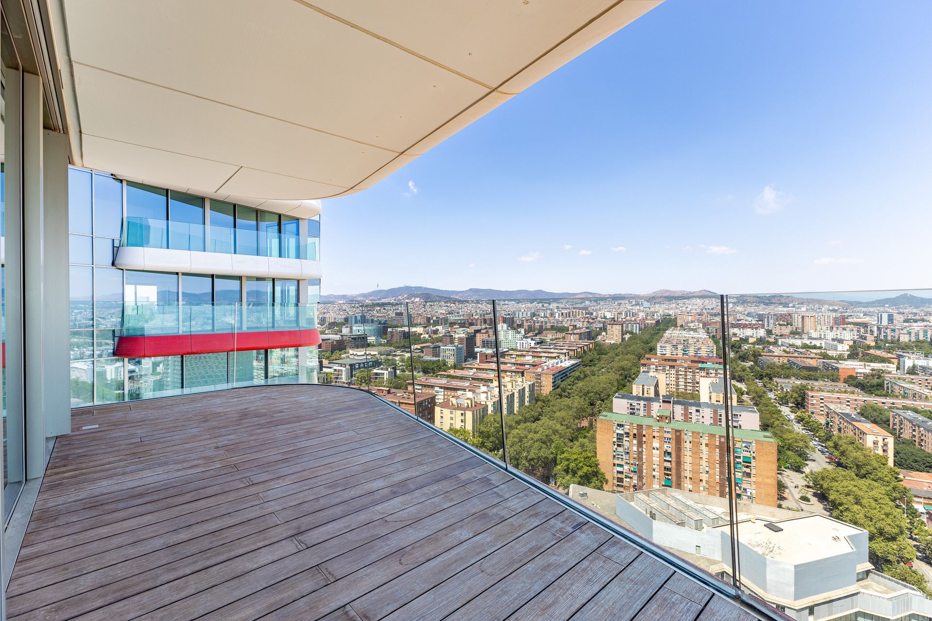 Terraza panorámica con vistas a Barcelona