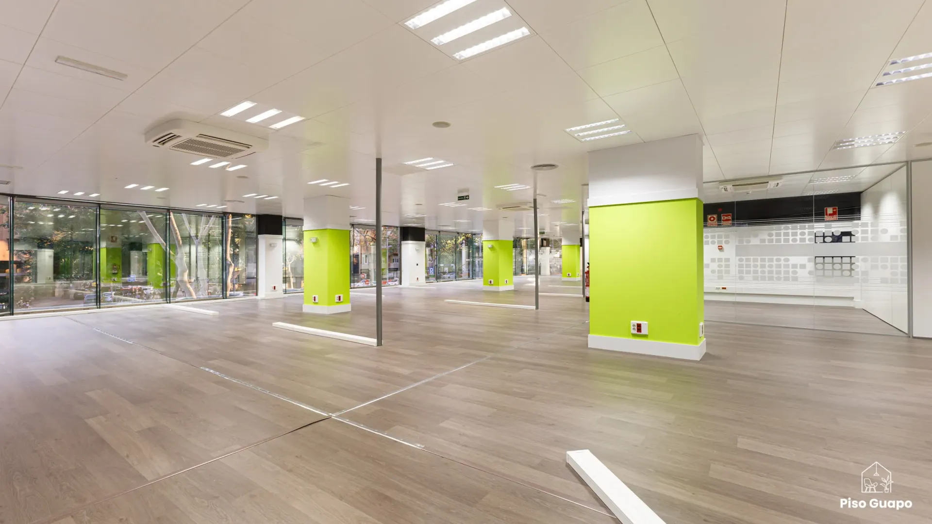 Fotografía inmobiliaria de espacio comercial en Barcelona