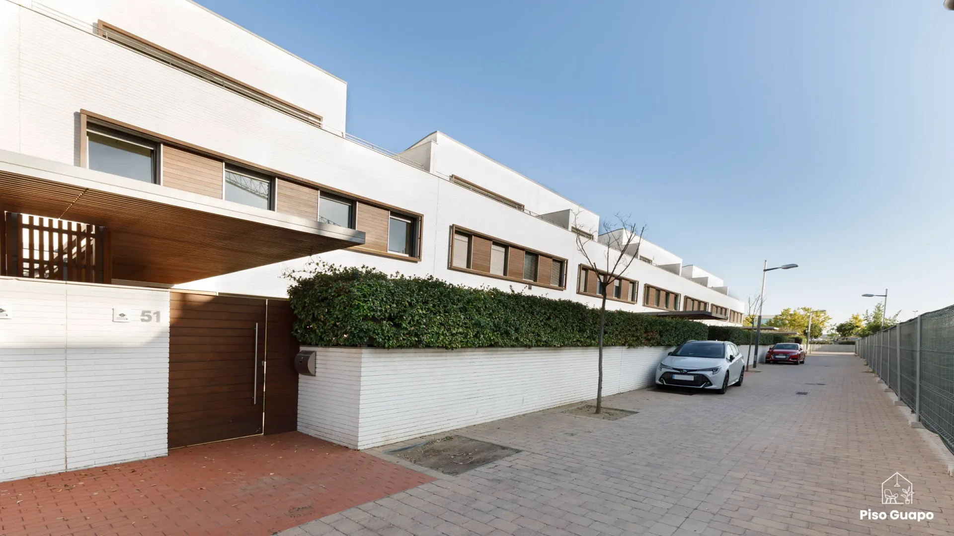 Fotografía arquitectónica de conjunto residencial en Barcelona