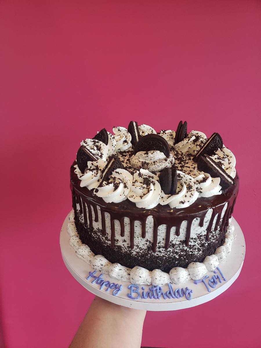 Wedding Cakes and Special Occasion Cakes in Bourbonnais, IL Candy & Cake