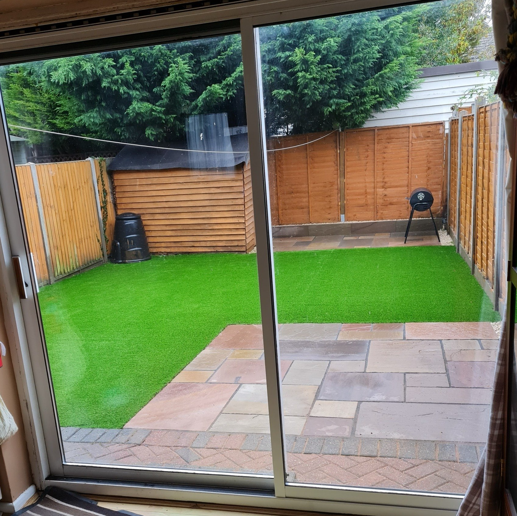Fantastic looking artificial grass lawn by DSB Grass, Sudbury Suffolk.