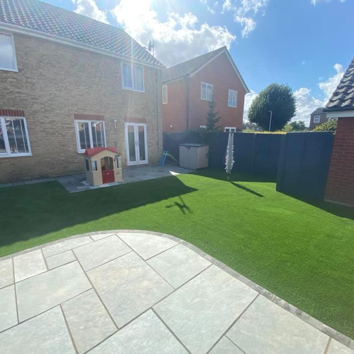 Fantastic looking artificial grass lawn by DSB Grass, Sudbury Suffolk.