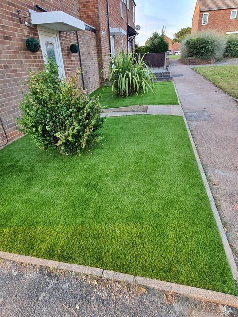 Best artificial grass lawn specialist in sudbury suffolk area, DSB Grass