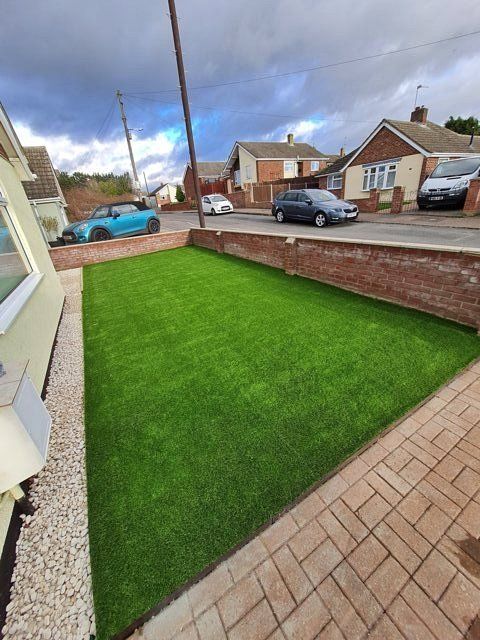 Best artificial grass lawn specialist in sudbury suffolk area, DSB Grass