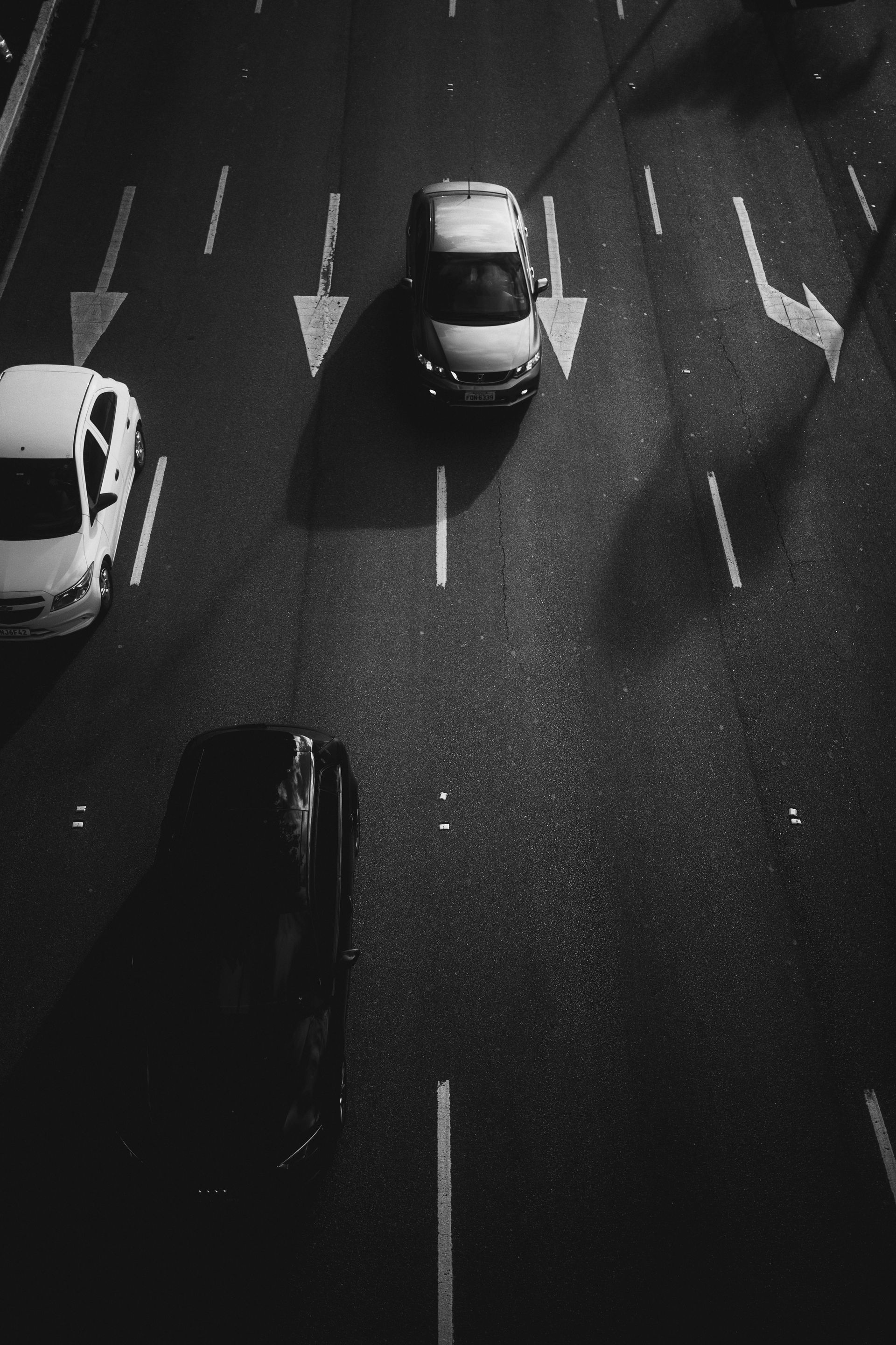 vehicles driving down highway | MR Automotive