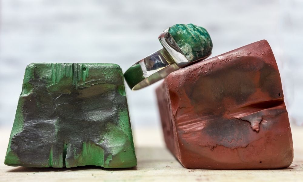 Which Polishing Compounds Are Best for Stainless Steel?
