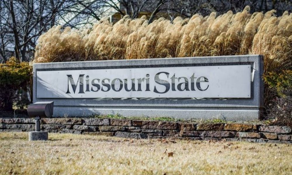 5 Benefits of Using Stainless Steel for Signs
