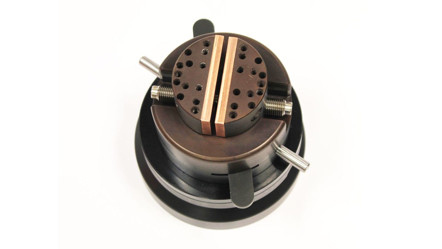 Top view of the A450 universal positional vise