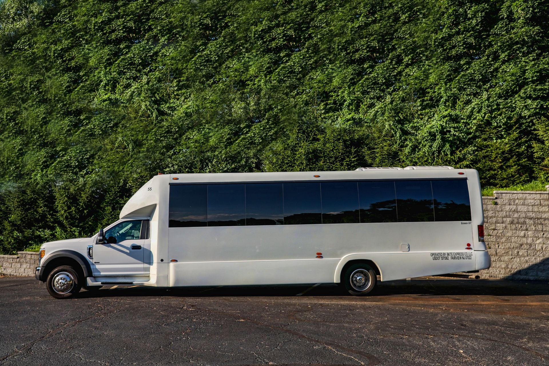 28 Passenger Party Bus - RPD Limo