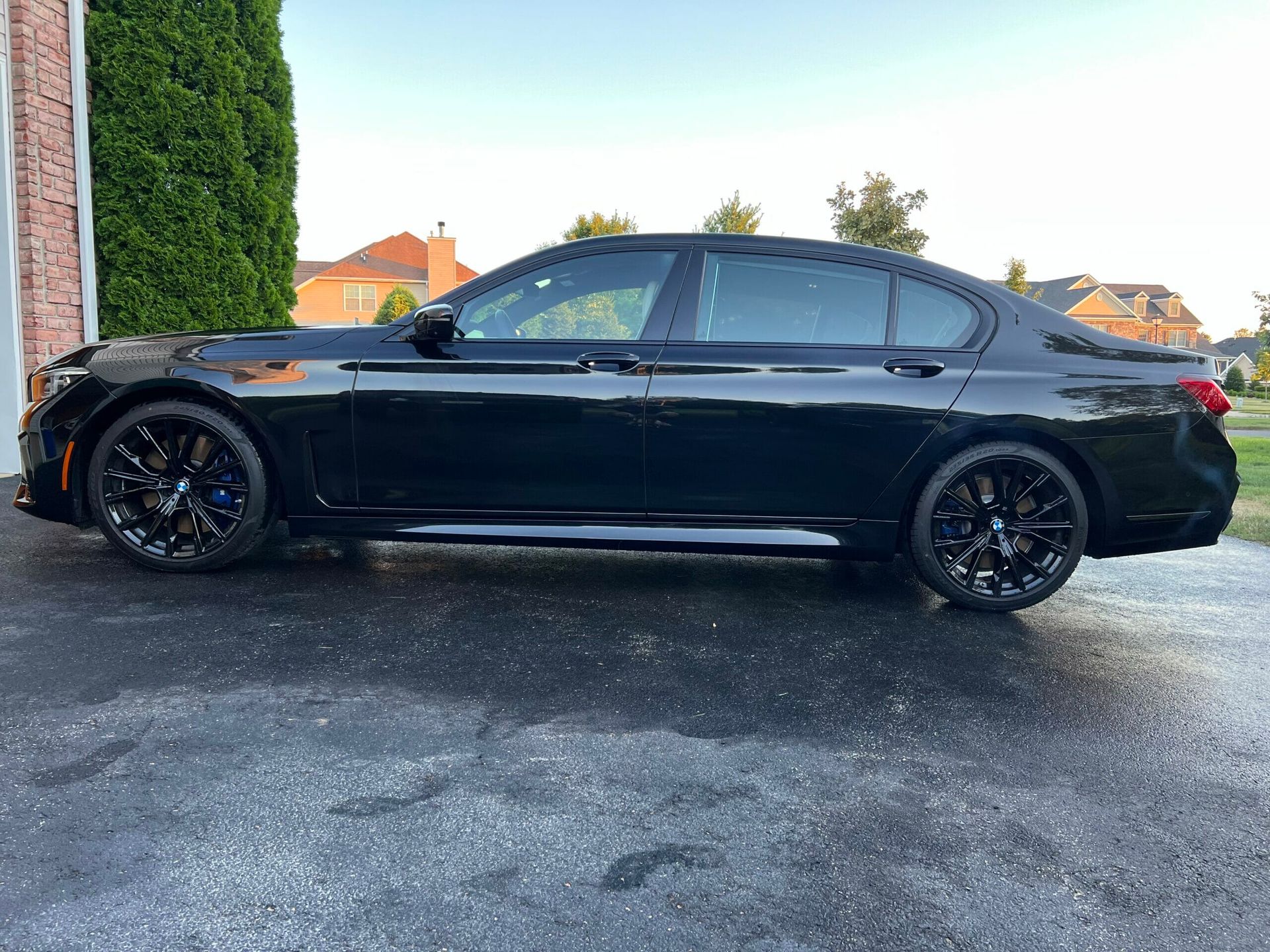 BMW 7-Series Black - RPD Limo