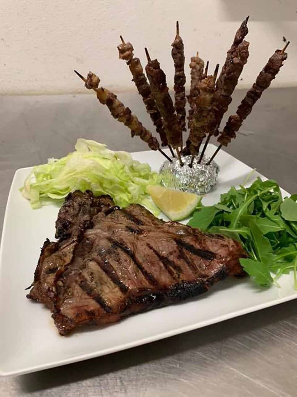 bistecca ai ferri e spiedini