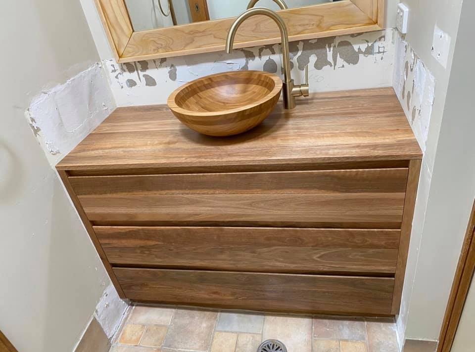 Makers in Tamworth Simmonds Kitchens & Detailed Joinery