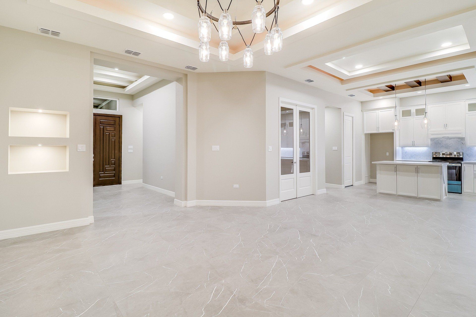 hermosos interiores de casas con amplio espacio para decorar