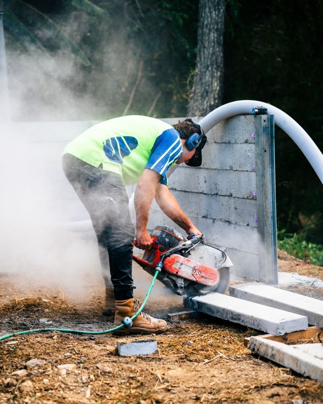 Retaining wall builders